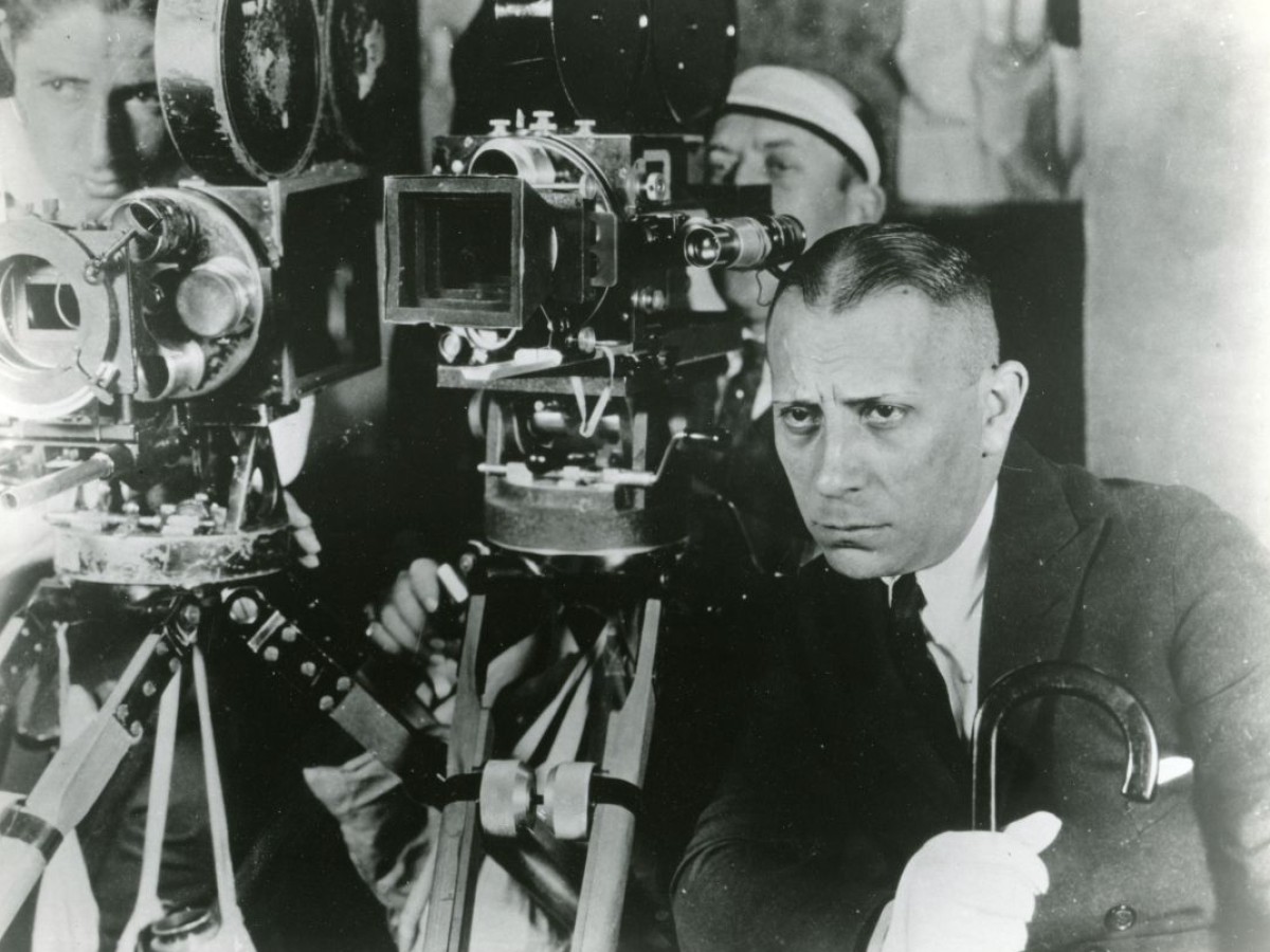 Erich von Stroheim am Set von "Greed"